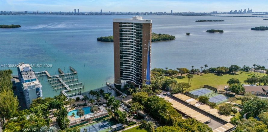 Condominio en Miami, Florida, 2 dormitorios  № 2017633