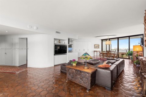 Condominio en venta en Miami, Florida, 2 dormitorios, 274.71 m2 № 2017633 - foto 9
