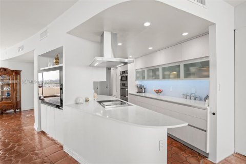 Condominio en venta en Miami, Florida, 2 dormitorios, 274.71 m2 № 2017633 - foto 19
