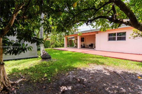 House in Cutler Bay, Florida 3 bedrooms, 143.72 sq.m. № 2191176 - photo 16