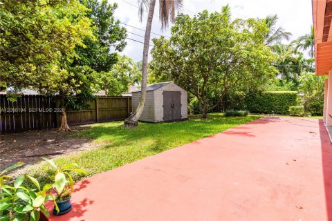 House in Cutler Bay, Florida 3 bedrooms, 143.72 sq.m. № 2191176 - photo 18
