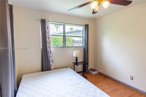 House in Cutler Bay, Florida 3 bedrooms, 143.72 sq.m. № 2191176 - photo 29