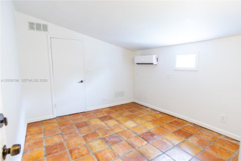 House in Cutler Bay, Florida 3 bedrooms, 143.72 sq.m. № 2191176 - photo 10
