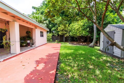 House in Cutler Bay, Florida 3 bedrooms, 143.72 sq.m. № 2191176 - photo 15