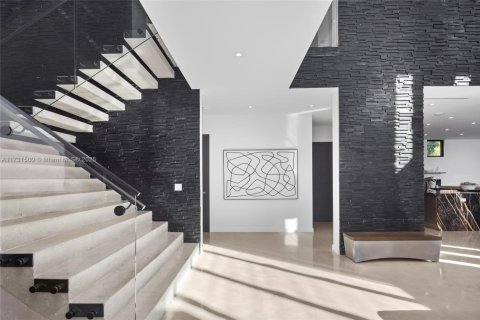 Casa en venta en North Miami Beach, Florida, 6 dormitorios, 490.34 m2 № 1487054 - foto 27