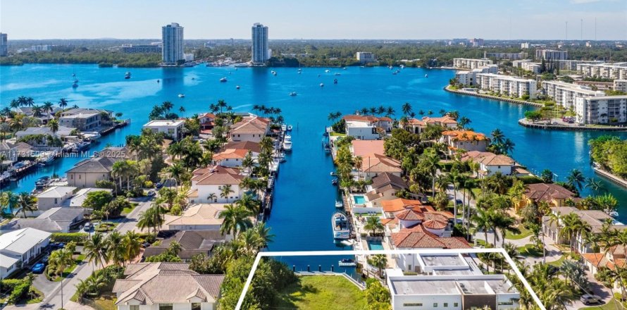 Casa en North Miami Beach, Florida 6 dormitorios, 490.34 m2 № 1487054
