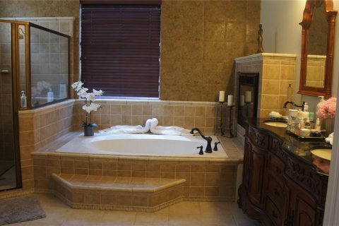Casa en venta en Orlando, Florida, 4 dormitorios, 272.48 m2 № 1911321 - foto 19