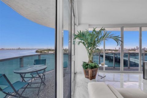 Condo in Miami, Florida, 2 bedrooms  № 1865721 - photo 17