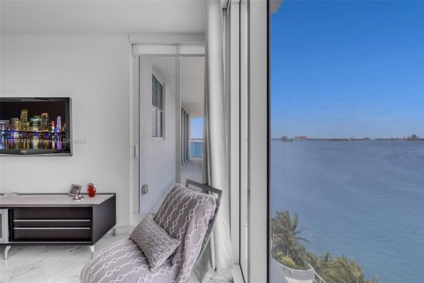 Condo in Miami, Florida, 2 bedrooms  № 1865721 - photo 21