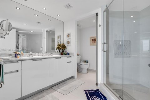 Condo in Miami, Florida, 2 bedrooms  № 1865721 - photo 22