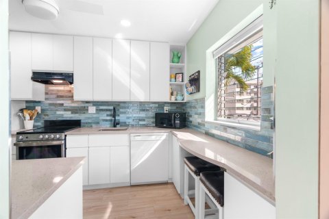 Condo in Fort Lauderdale, Florida, 1 bedroom № 2399950 - photo 7