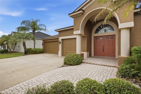 House in Wesley Chapel, Florida 4 bedrooms, 238.2 sq.m. № 2324218 - photo 2