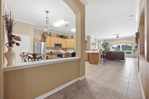 House in Wesley Chapel, Florida 4 bedrooms, 238.2 sq.m. № 2324218 - photo 9