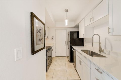 Copropriété à vendre à Clearwater, Floride: 2 chambres, 79.15 m2 № 1634800 - photo 14