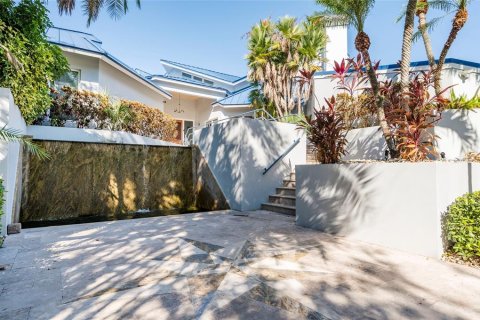 Casa en venta en Largo, Florida, 6 dormitorios, 1114.27 m2 № 2205661 - foto 5