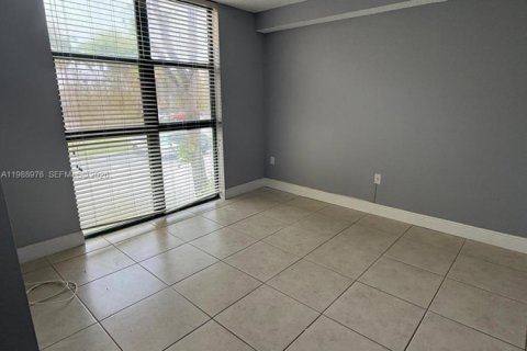 Купить кондоминиум в Майами, Флорида 3 спальни, № 2050757 - фото 14