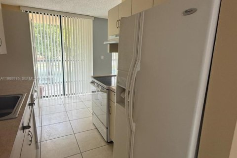 Купить кондоминиум в Майами, Флорида 3 спальни, № 2050757 - фото 5