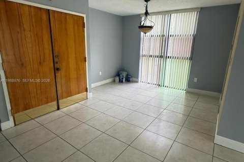 Купить кондоминиум в Майами, Флорида 3 спальни, № 2050757 - фото 8