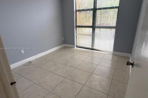 Купить кондоминиум в Майами, Флорида 3 спальни, № 2050757 - фото 10