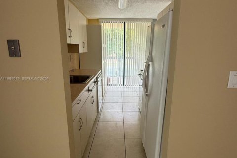 Купить кондоминиум в Майами, Флорида 3 спальни, № 2050757 - фото 3