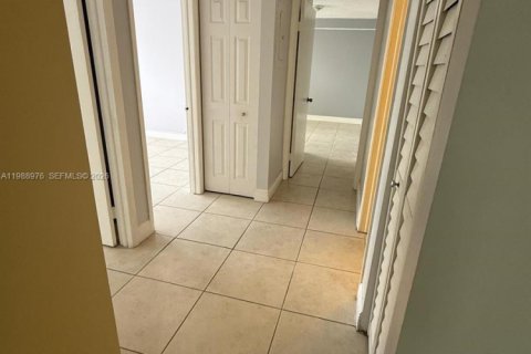 Купить кондоминиум в Майами, Флорида 3 спальни, № 2050757 - фото 9