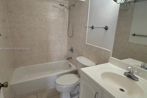 Купить кондоминиум в Майами, Флорида 3 спальни, № 2050757 - фото 17