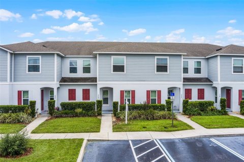 Adosado en venta en Davenport, Florida, 3 dormitorios, 170.38 m2 № 1750592 - foto 1