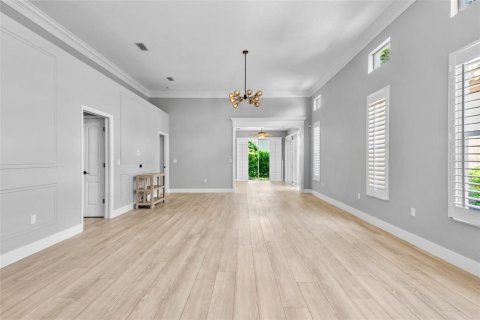 House in Sarasota, Florida 2 bedrooms, 161.19 sq.m. № 2298269 - photo 12