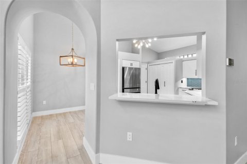 House in Sarasota, Florida 2 bedrooms, 161.19 sq.m. № 2298269 - photo 9