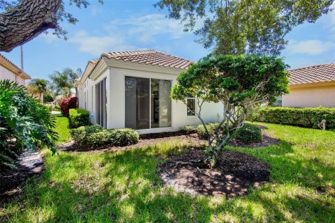 House in Sarasota, Florida 2 bedrooms, 161.19 sq.m. № 2298269 - photo 24