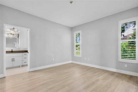 House in Sarasota, Florida 2 bedrooms, 161.19 sq.m. № 2298269 - photo 14