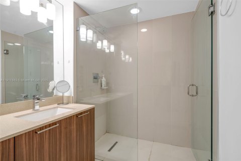 Condo in Doral, Florida, 2 bedrooms  № 1973171 - photo 22