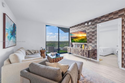 Condo in Doral, Florida, 2 bedrooms  № 1973171 - photo 9