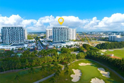 Condo in Doral, Florida, 2 bedrooms  № 1973171 - photo 2