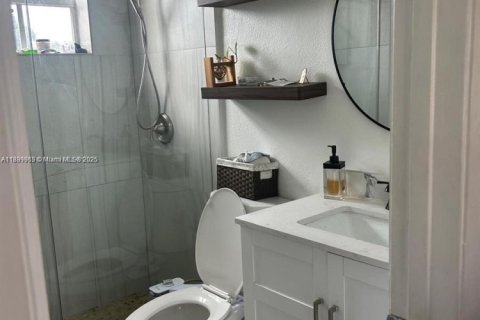 Condo in Pembroke Pines, Florida, 2 bedrooms  № 1952506 - photo 14