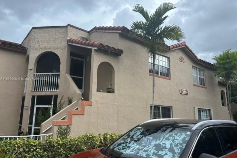 Condo in Pembroke Pines, Florida, 2 bedrooms  № 1952506 - photo 23