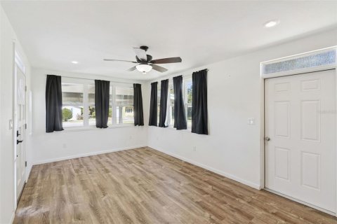 Villa ou maison à vendre à Eustis, Floride: 3 chambres, 177.63 m2 № 2314830 - photo 3