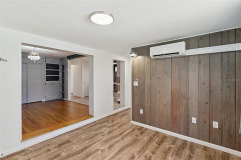 Villa ou maison à vendre à Eustis, Floride: 3 chambres, 177.63 m2 № 2314830 - photo 5