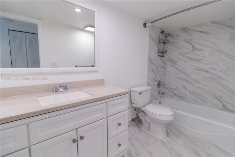Copropriété à louer à Miami, Floride: 2 chambres, 84.17 m2 № 1966202 - photo 12