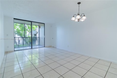 Copropriété à louer à Miami, Floride: 2 chambres, 84.17 m2 № 1966202 - photo 16