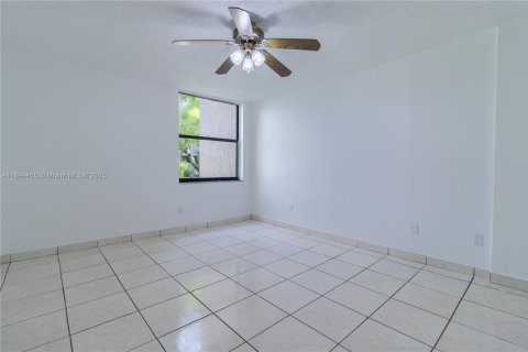 Copropriété à louer à Miami, Floride: 2 chambres, 84.17 m2 № 1966202 - photo 9