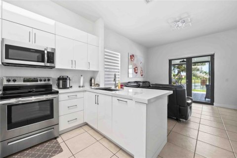 House in Homestead, Florida 3 bedrooms, 160.54 sq.m. № 1798896 - photo 15
