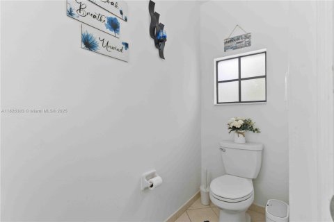House in Homestead, Florida 3 bedrooms, 160.54 sq.m. № 1798896 - photo 28