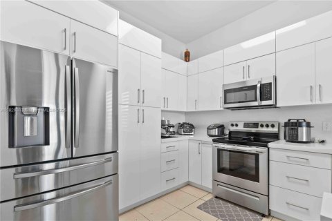 House in Homestead, Florida 3 bedrooms, 160.54 sq.m. № 1798896 - photo 17