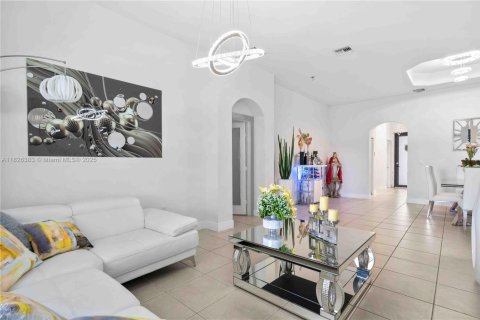 House in Homestead, Florida 3 bedrooms, 160.54 sq.m. № 1798896 - photo 9