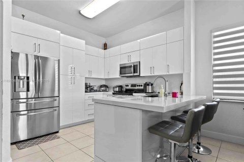 House in Homestead, Florida 3 bedrooms, 160.54 sq.m. № 1798896 - photo 14