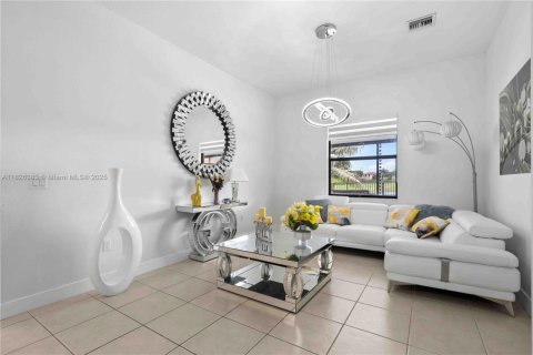 House in Homestead, Florida 3 bedrooms, 160.54 sq.m. № 1798896 - photo 8