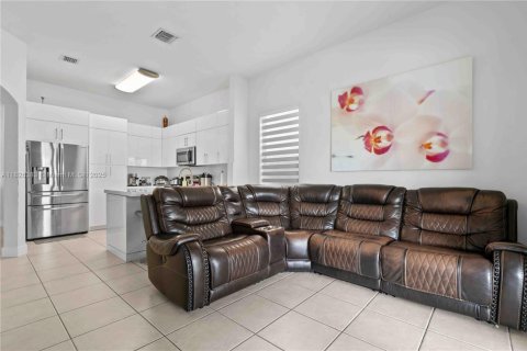 House in Homestead, Florida 3 bedrooms, 160.54 sq.m. № 1798896 - photo 19