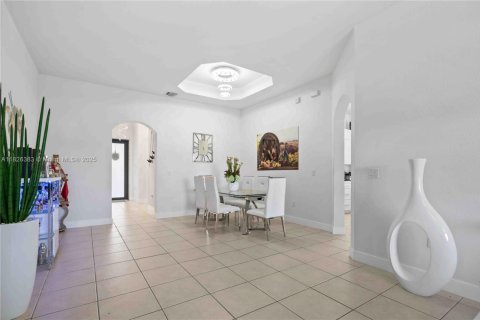 House in Homestead, Florida 3 bedrooms, 160.54 sq.m. № 1798896 - photo 10