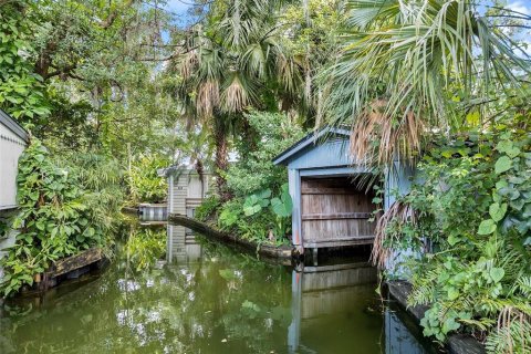 House in Winter Park, Florida 3 bedrooms, 306.3 sq.m. № 1909510 - photo 1
